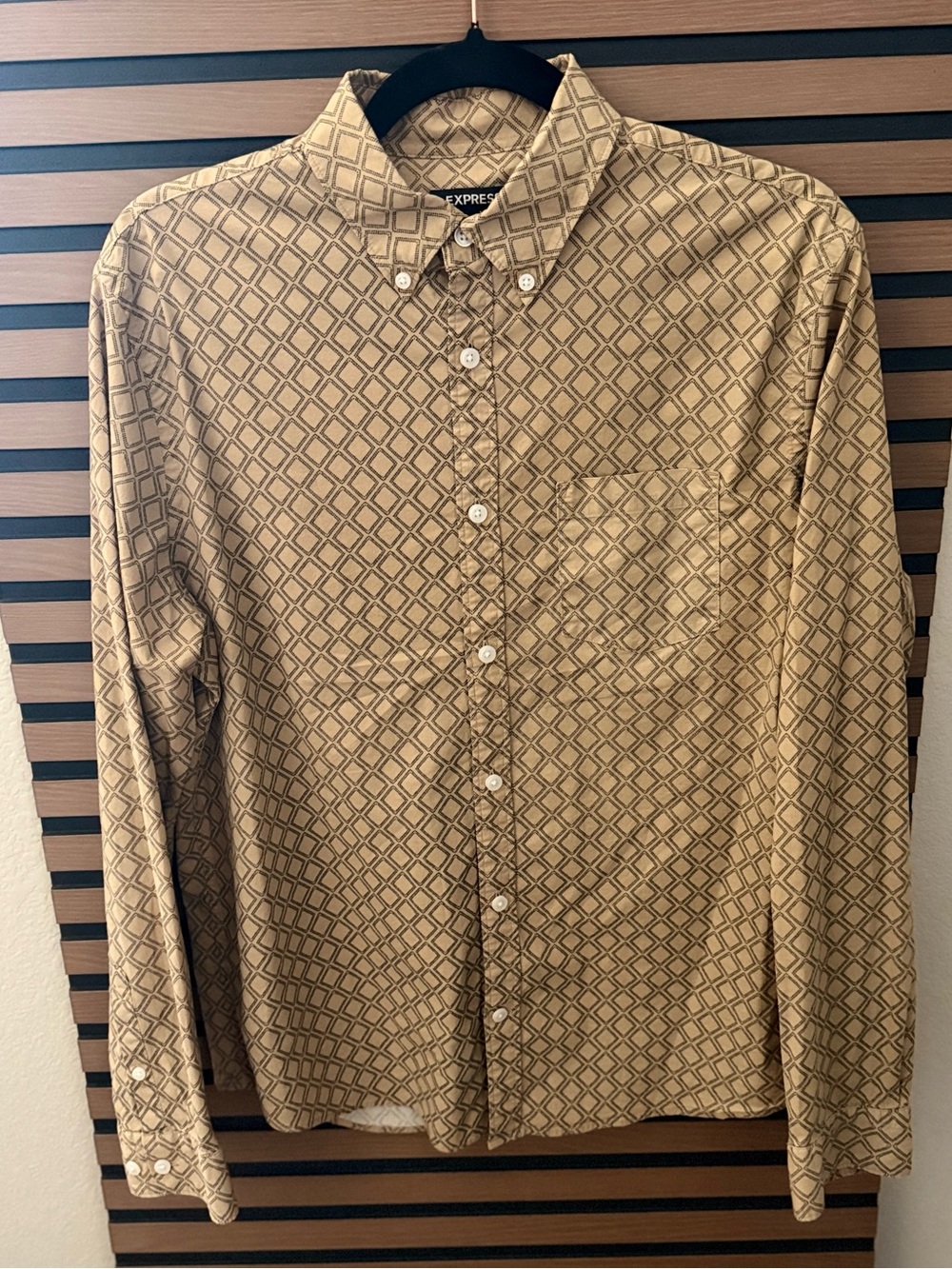 EXPRESS Men’s Long Sleeved Button Down Shirt
